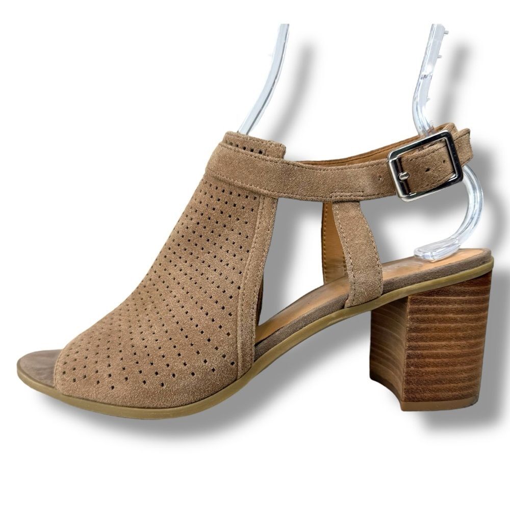 Franco Sarto Harlet 2 Perforated Suede Block Heel Sandals Taupe Size 9 Boho Chic